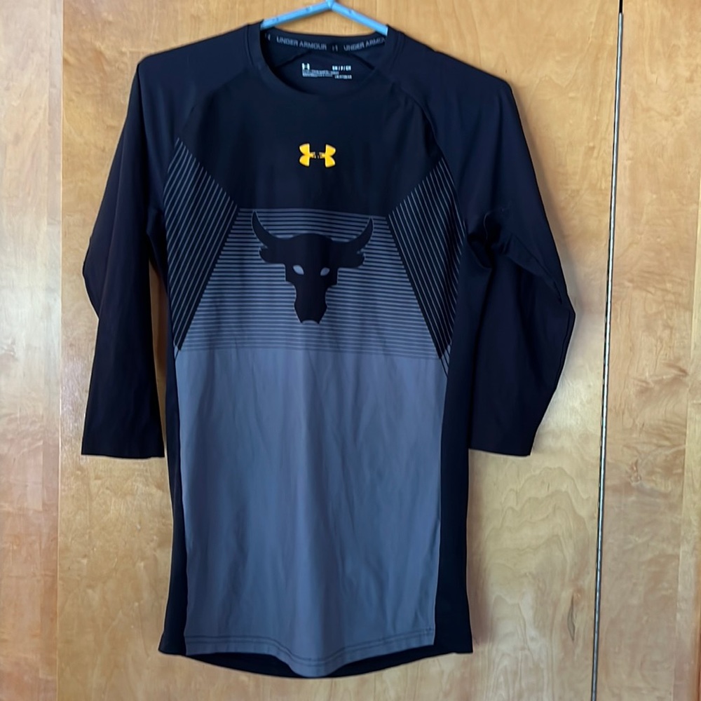 Under Armour mens Project Rock 3/4 sleeve shirt size Small